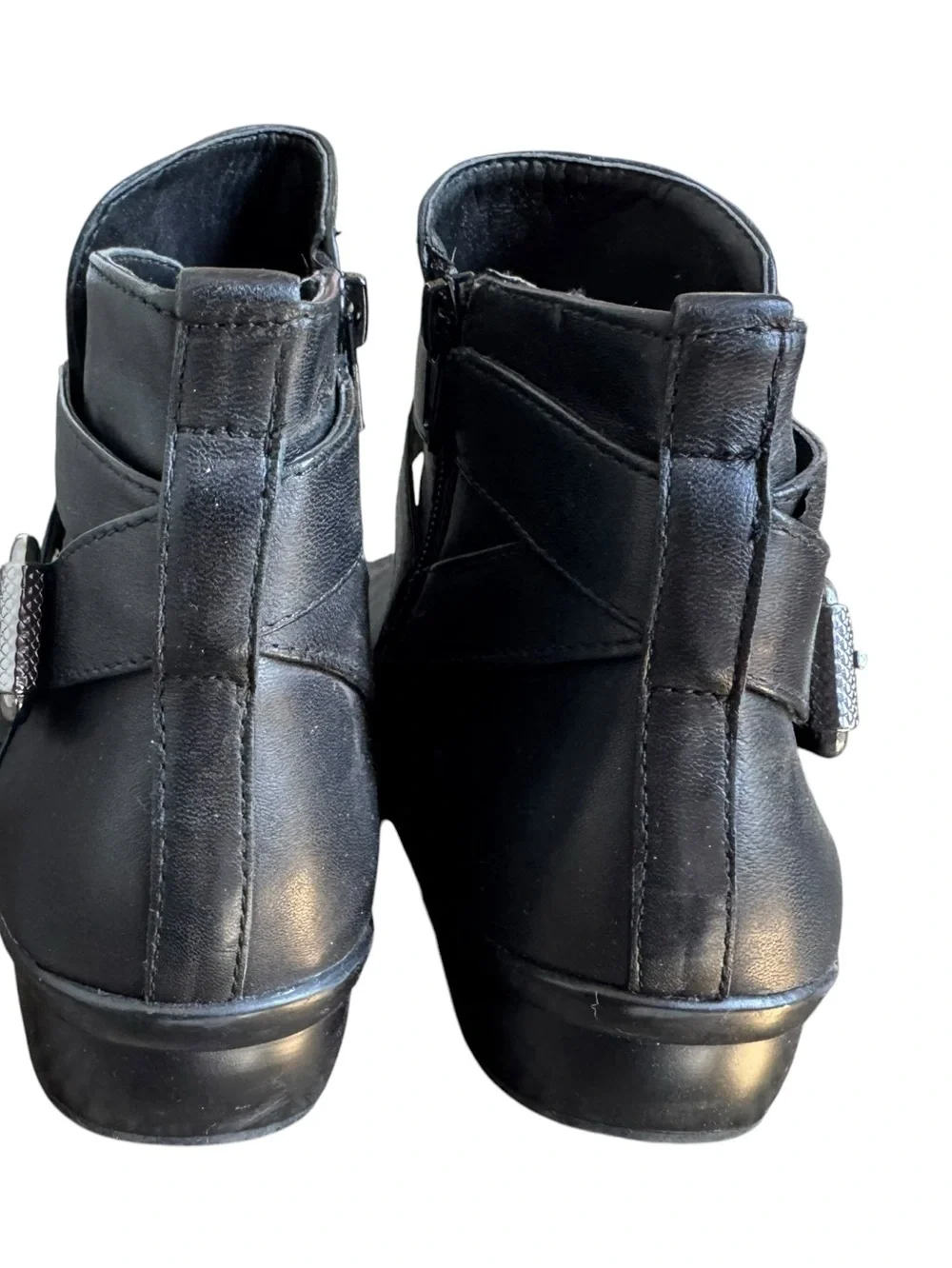 Naturalizer Cassandra ankle boot size 6 black